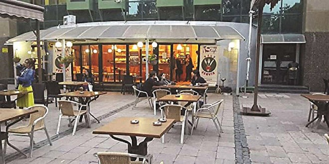 Kafeyi belediyeye taşıdı