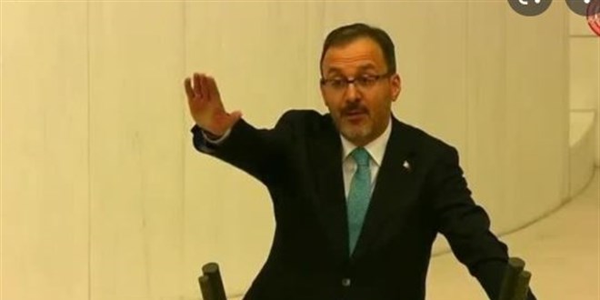 Bakan Kasapoğlu, milli sporcuları tüm milletvekillerine alkışlattı