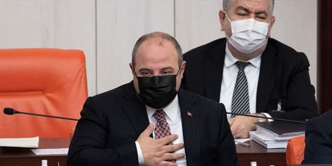 Bakan Varank, üçüncü çocuğunun doğum haberini TBMM'de aldı