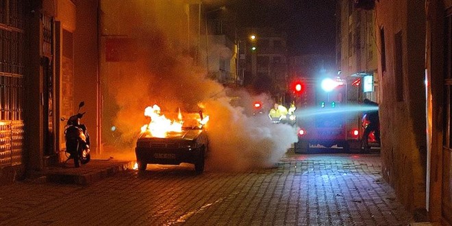 Otomobili ate�e verip video �ekti