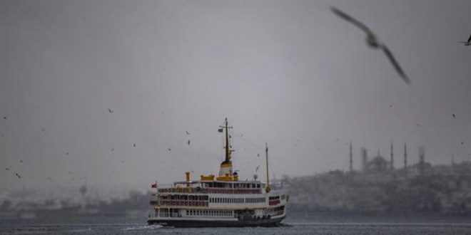 stanbul ve zmir'de deniz ulamna 'olumsuz hava' engeli