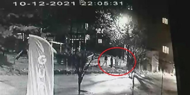 Şaka yaparken arkadaşını alev alev yaktı