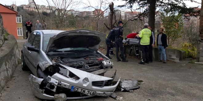 Oğlunun kaza yaptığı otomobili gören baba: Geberseydi keşke