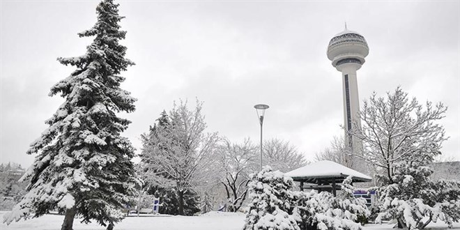 Hava sıcaklığı düşüyor, Ankara'ya kar geliyor