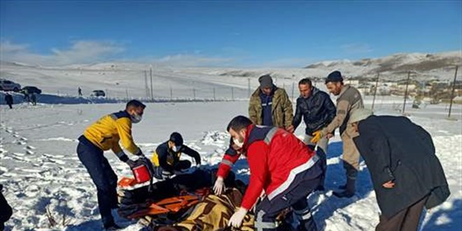 Erzurum'da otomobil şarampole devrildi: 3 ölü 3 yaralı