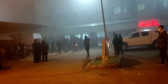 Siirt'te 2 genç otomobilde silahla vurulmuş halde bulundu
