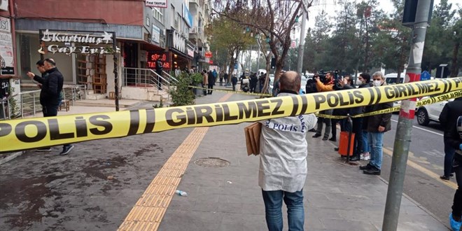 Diyarbakır'da adliye çıkışı arazi kavgası: 1 ölü, 3 yaralı