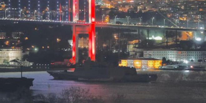Gece boğazda çekilen görüntü Rusya'yı alarma geçirdi