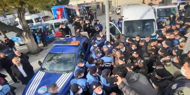 İBB zabıtaları ile Belediye zabıtaları birbirine girdi