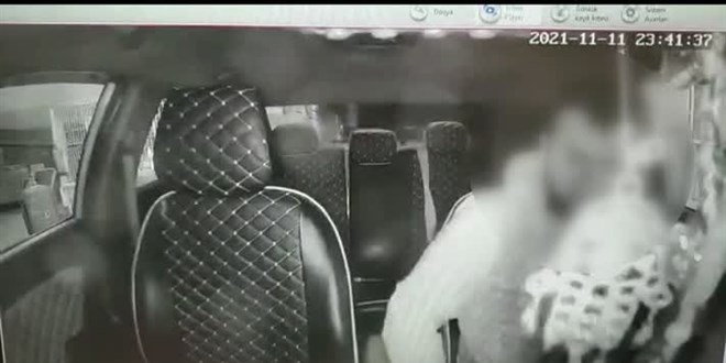 Taksi �of�r� m��terinin telefonunu �ald�