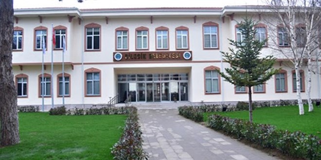 Belediyeye giren maskeli ��pheli 3 diz�st� bilgisayar �ald�