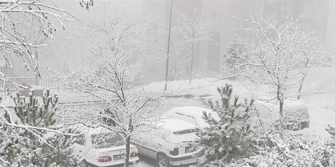Ankara'nn yksek kesimlerinde kar etkili oldu