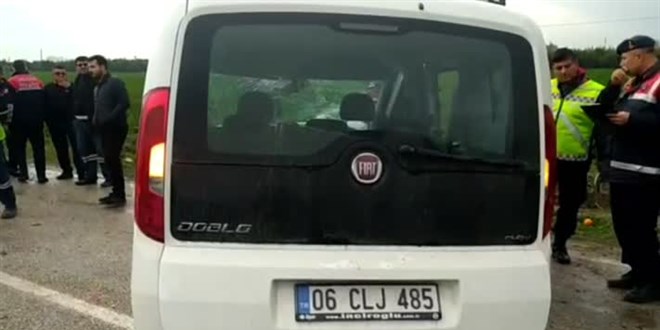 Otostopla bindiği kamyonetin karıştığı trafik kazasında hayatını kaybetti