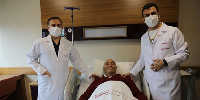 8 saat kalbi durdurularak yapılan ameliyatla sağlığına kavuştu
