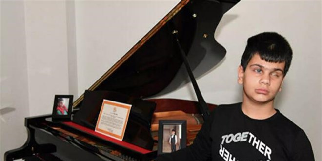 Cumhurbakan Erdoan'dan Bager'e piyano