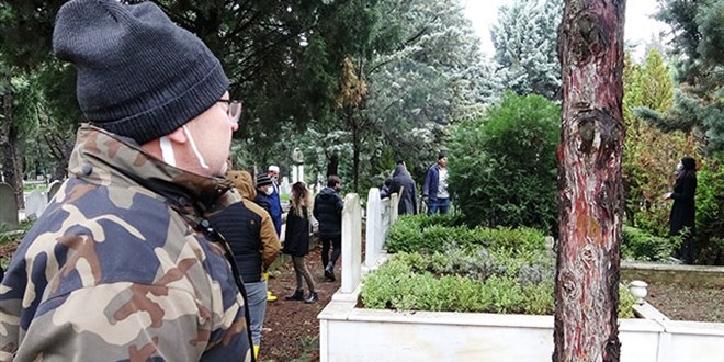 Babal�k davas�nda �nl� tekstilcinin mezar� a��ld�