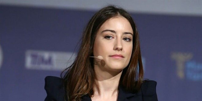 Hazal Kaya'nın 'tarihi geçmiş aşı' iddiasına Bakanlıktan açıklama