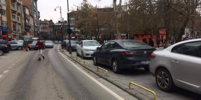 Zabıtaya, kaldırıma park eden araçlara ceza kesme yetkisi verildi