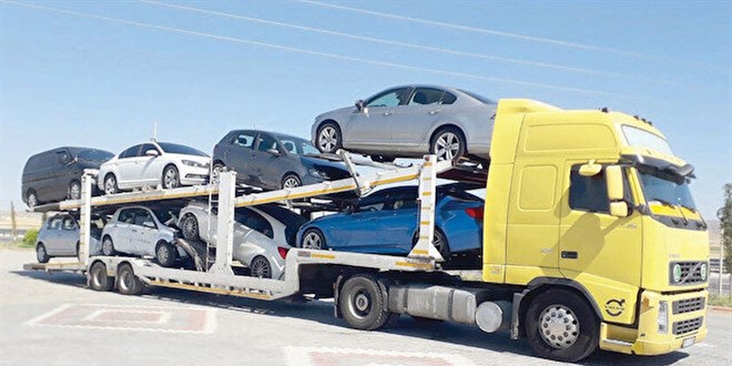 Stokçulukta yabancı el: TIR'larla araba topluyorlar