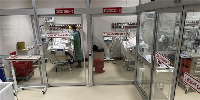 A��s�z hastalar�n yo�un bak�mda ya�ad�klar�na �ahit oluyorlar