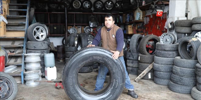 G�nd�z lastik tamirinde ak�am g�re� antrenman�nda