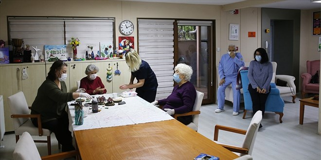 Gündüz yaşam evleri, alzaymırlıları rehabilite ediyor
