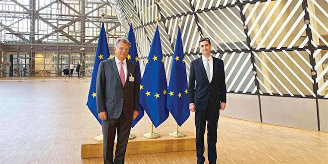 Operasyon �ncesi kap� kap� gezdiler