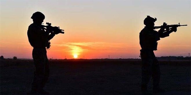 Interpol tarafından aranan örgüt mensubu teslim oldu