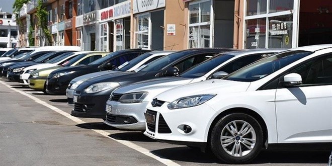 Otomobiller stokçuların elinde patladı