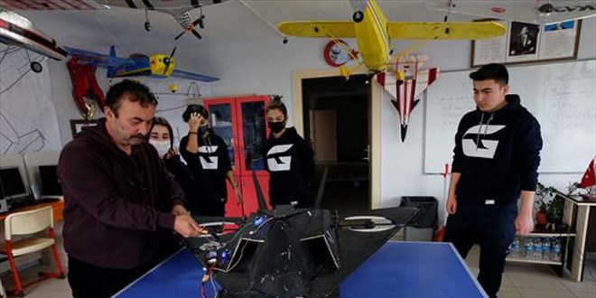 Havacılık lisesi öğrencileri TEKNOFEST'e 'savaşan İHA' ile katılacak