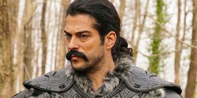 Set çalışanlarına hakaretten yargılanan Burak Özçivit: Kamuya yararlı işte çalışırım