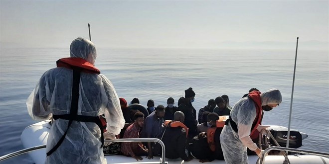 Tam 51 FETÖ üyesi tekneyle yurt dışına kaçarken yakalandı