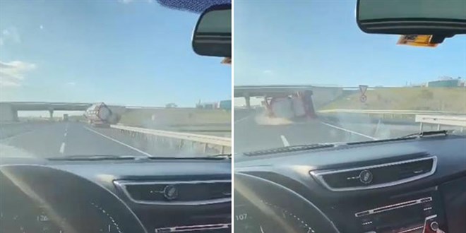 Seyir halinde video çekerken önünde TIR devrildi