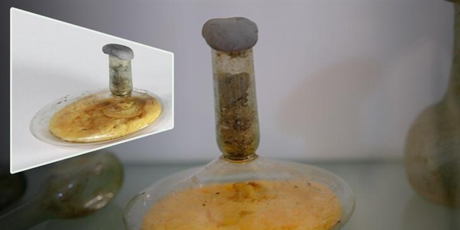 Sivas'ta bulunan 1700 yıllık cam fanustaki sıvı, zeytinyağı çıktı