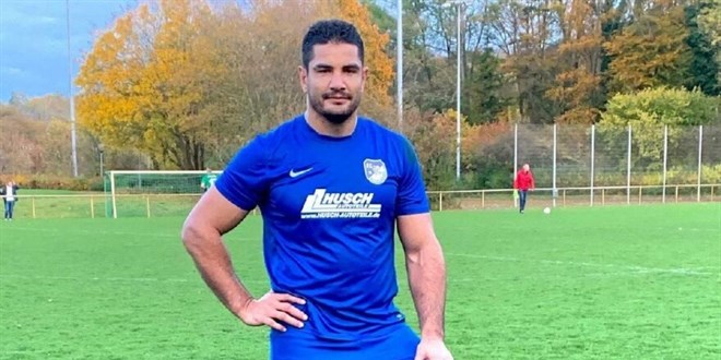 Olimpiyat şampiyonu milli güreşçi Taha Akgül futbola başladı!