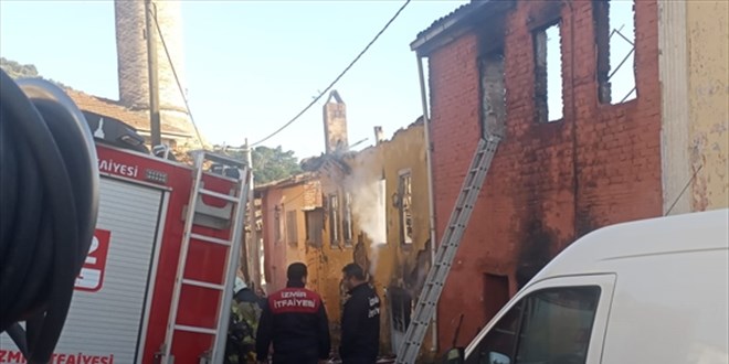 İzmir'de ev yangını: 3 kardeş hayatını kaybetti
