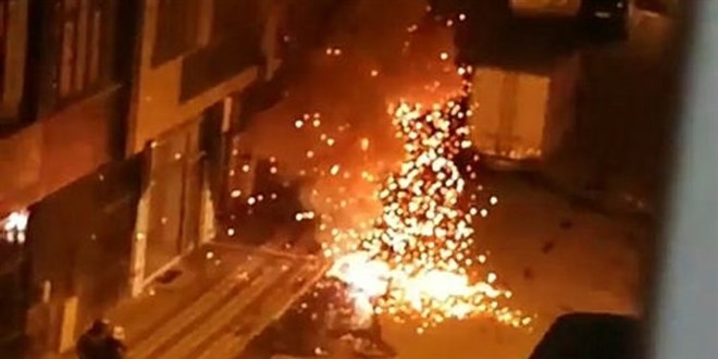 Sultangazi'de yer altı kabloları bomba gibi patladı