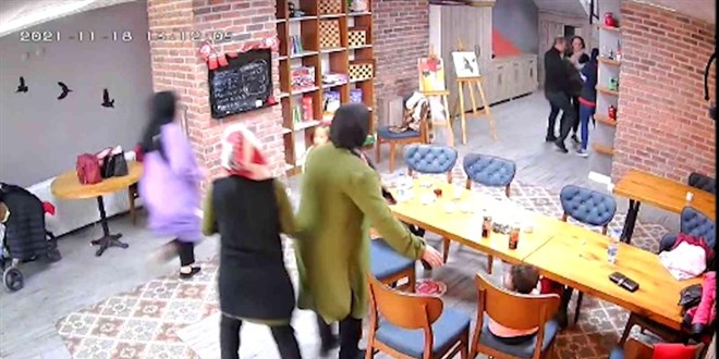 Nefes borusuna yemek kaçtı, kafe çalışanının hamlesiyle kurtuldu