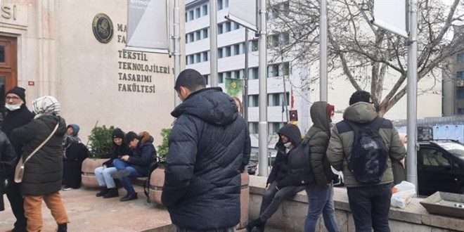 Hakim ve savcı adayı sınavı için gelen avukatlara saat şoku