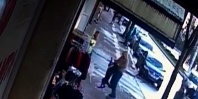 3 Ki�iyi �s�ran k�pek b�lgeye giden belediye g�revlisine de sald�rd�