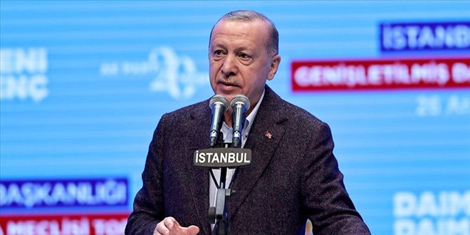 'İBB, terör örgütü iltisaklıların da bulunduğu 45 bin kişiyi aldı'