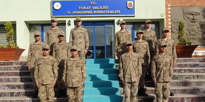 6 İkiz Mehmetçik görenleri şaşırtıyor