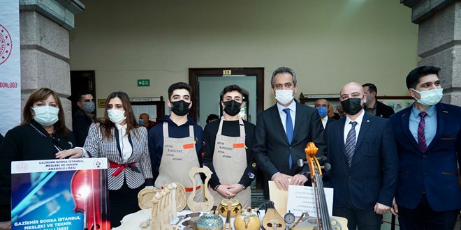 Bakan Özer'den mesleki ve teknik liselere övgü