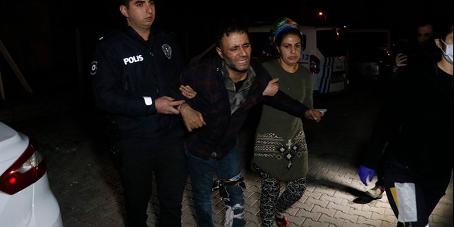 Küfürlü konuşan komşusunun evini basıp silahla vurdu