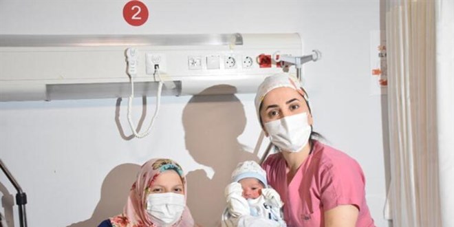 Malatya'da yeni yılın ilk bebekleri 'Furkan' ile 'Zeynep Gül'