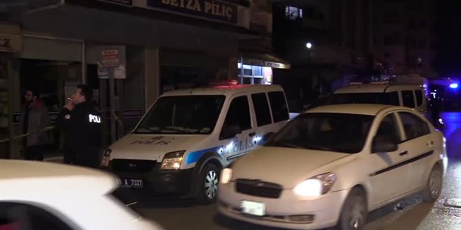 Adana'da kavgaya mdahale eden polis bakla yaraland