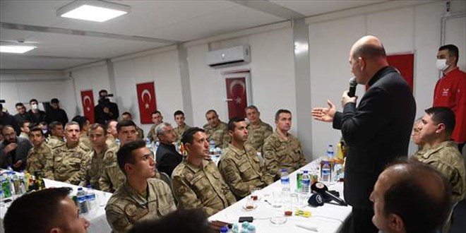 Soylu, yeni yıla Cudi Dağı Üs Bölgesi'ndeki jandarmalarla girdi: