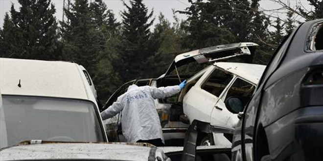 Gaziantep'te yanan hurda otomobilin bagajnda erkek cesedi bulundu
