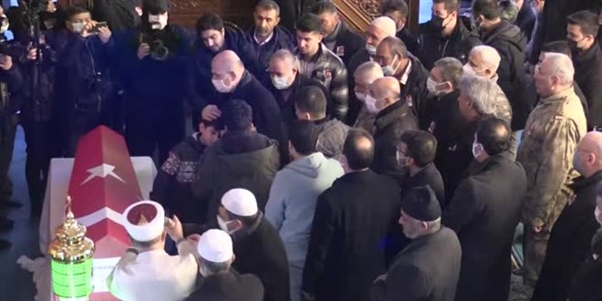 Bakan Soylu Batman'da şehit bekçinin cenazesine katıldı yaralı polisi ziyaret etti