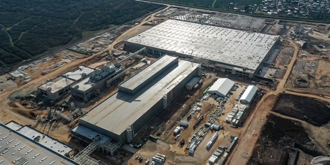 Batarya fabrikasından 10 bin kişi ekmek yiyecek